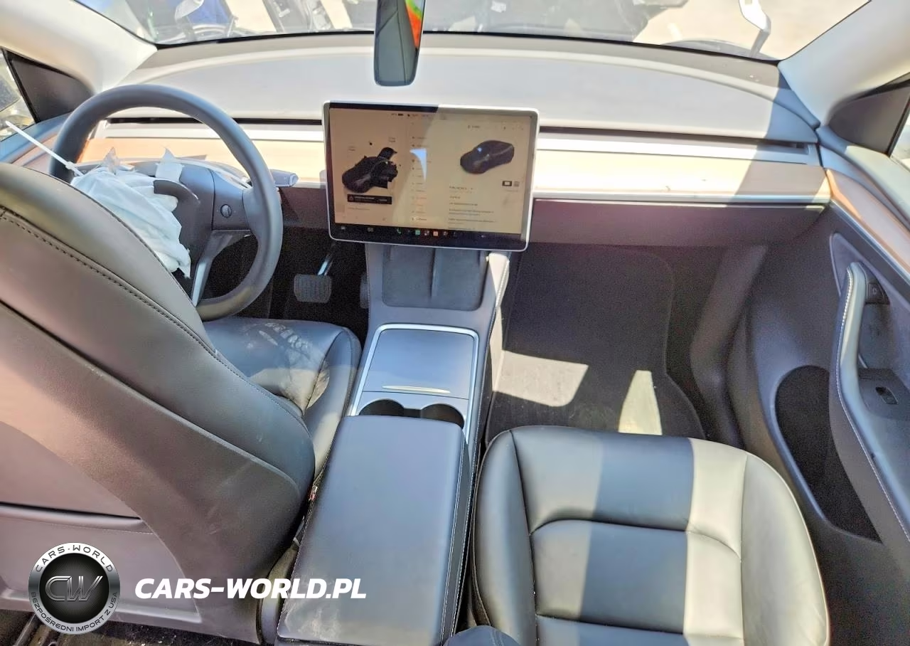 2025 Tesla Model Y VIN:7SAYGDED3SF224789 - 8