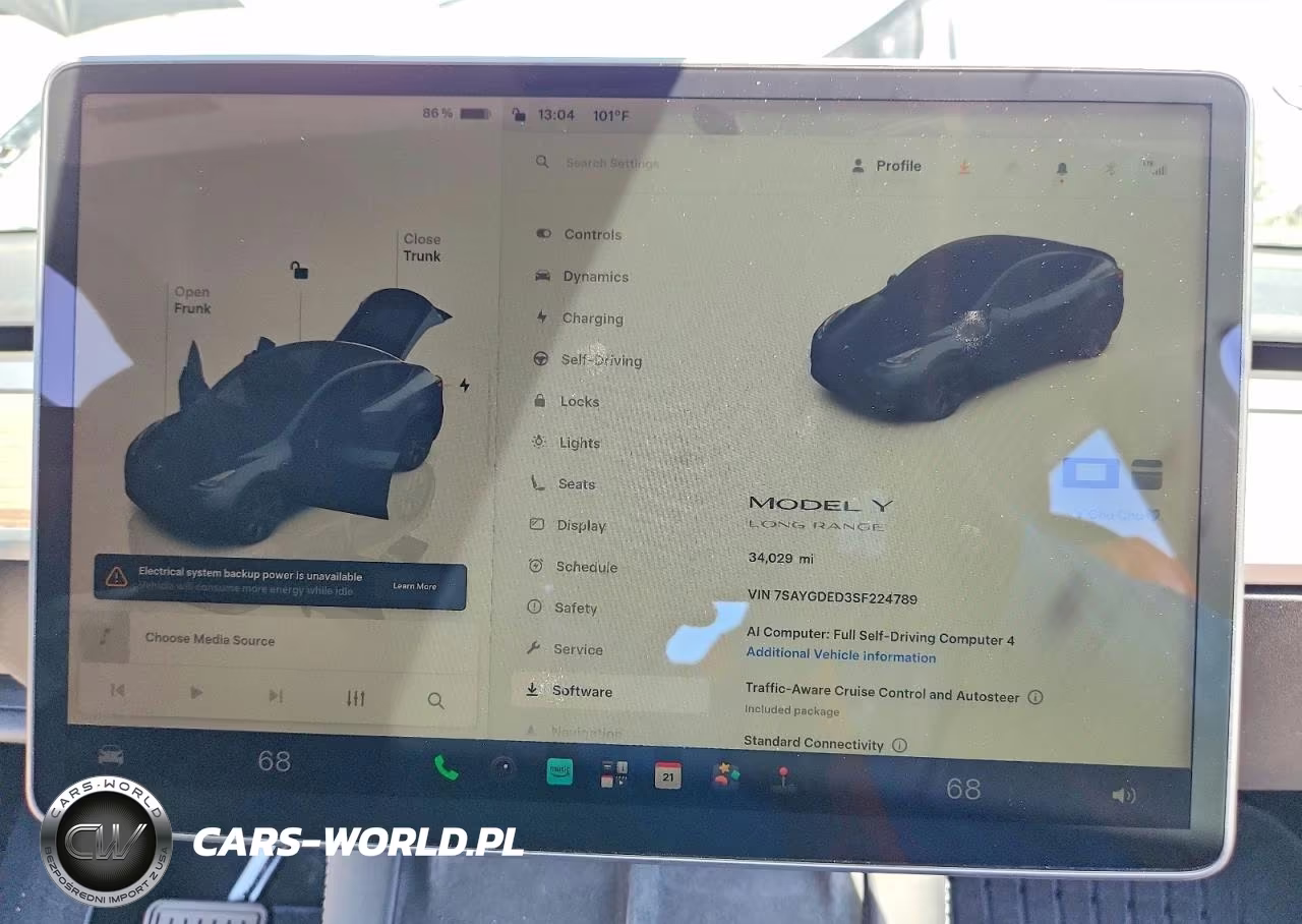 2025 Tesla Model Y VIN:7SAYGDED3SF224789 - 9
