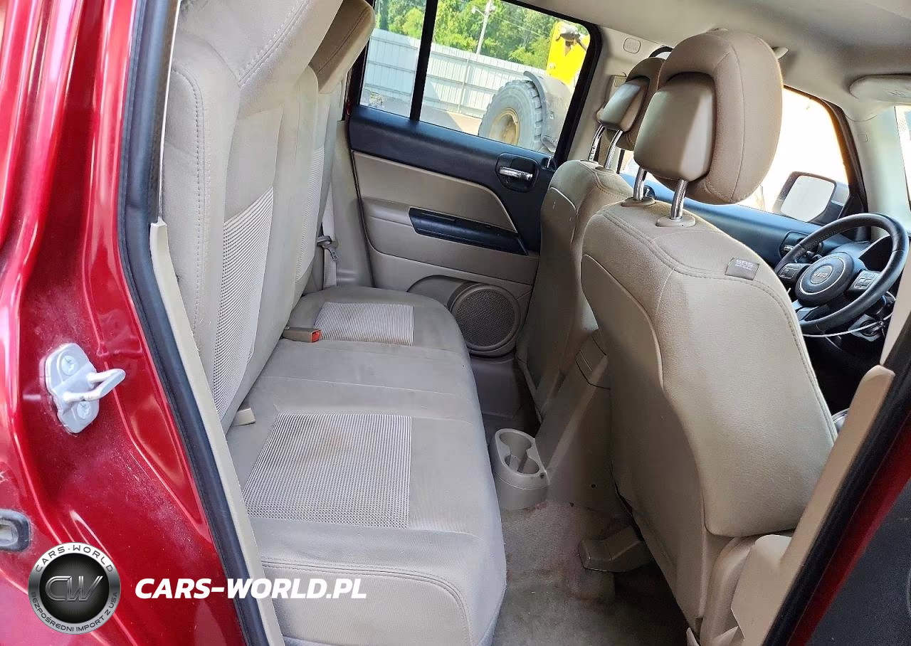 2014 Jeep Patriot Latitude VIN:1C4NJPFA9ED645581 - 10