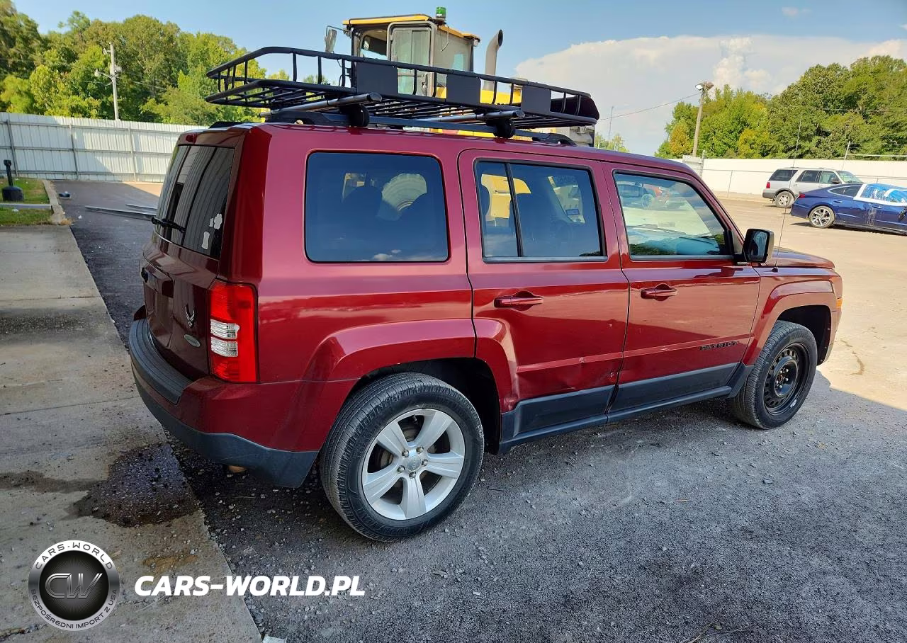 2014 Jeep Patriot Latitude VIN:1C4NJPFA9ED645581 - 3
