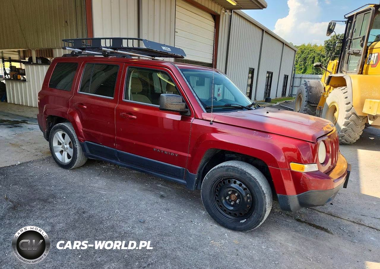 2014 Jeep Patriot Latitude VIN:1C4NJPFA9ED645581 - 4