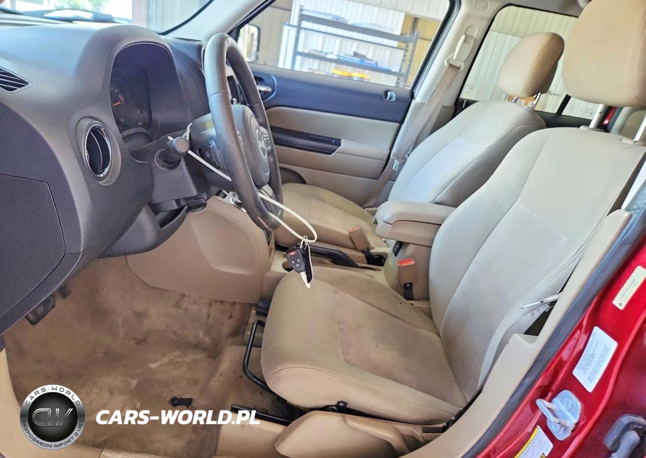 2014 Jeep Patriot Latitude VIN:1C4NJPFA9ED645581 - 7