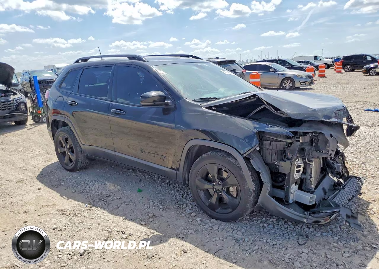 2020 Jeep Cherokee Latitude Plus VIN:1C4PJLLB4LD530365 - 4