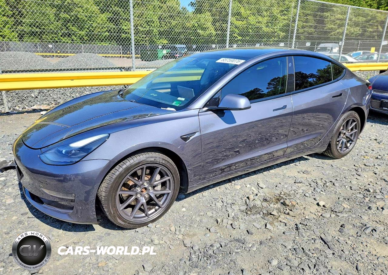 2021 Tesla Model 3 – zdjęcie 1 z 12