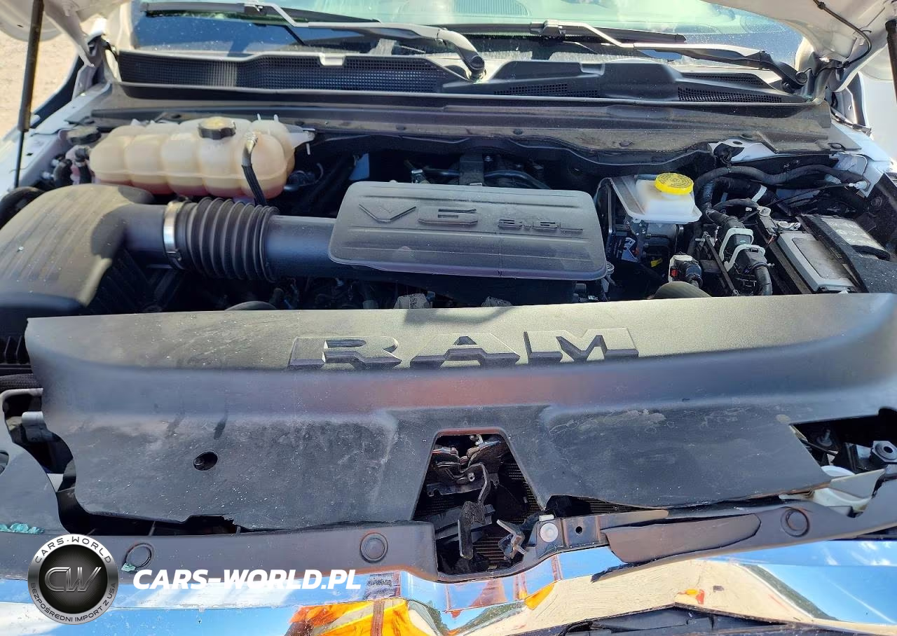 2025 Ram 1500 Tradesman VIN:1C6RRFGG6SN646224 - 11