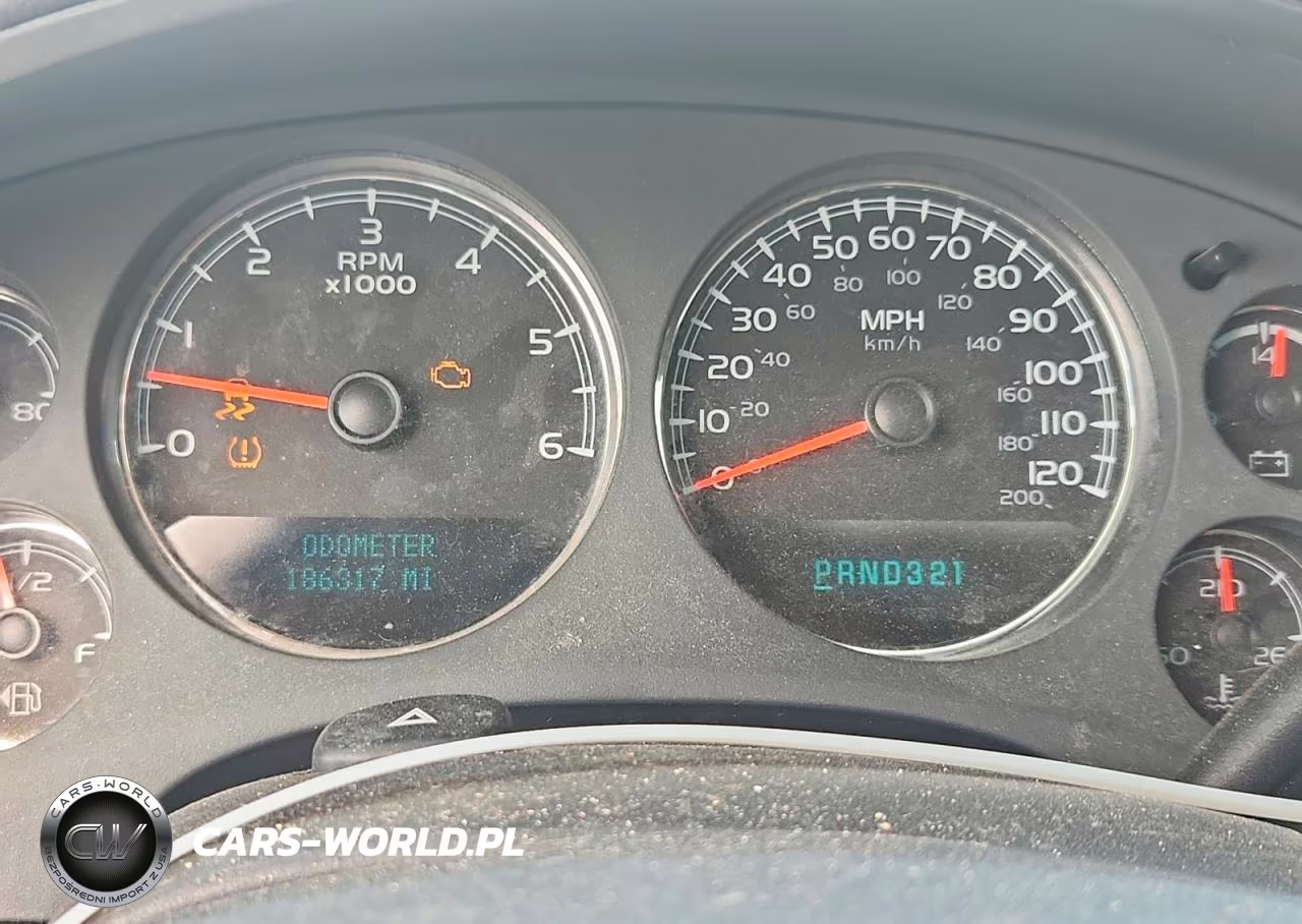 2008 Chevrolet Suburban C1500 Ls VIN:1GNFC16098R187784 - 9