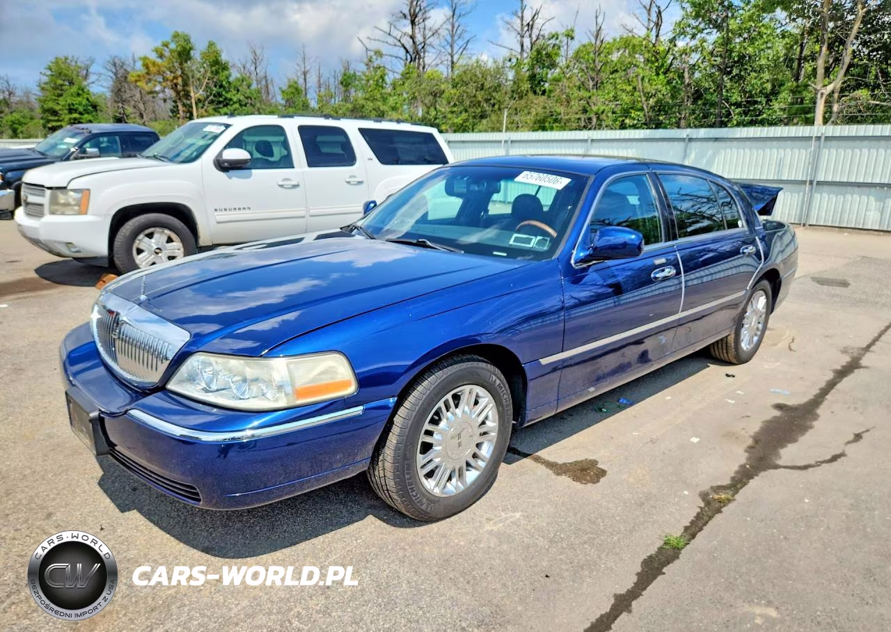 2008 Lincoln Town Car Signature Long Wheelbase – zdjęcie 1 z 12