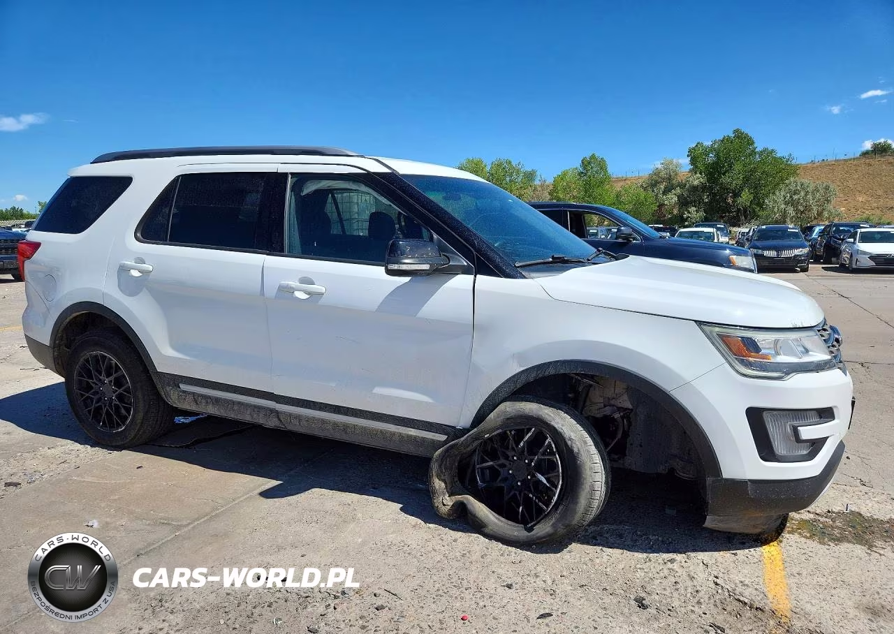 2017 Ford Explorer Xlt VIN:1FM5K8D82HGC21242 - 4