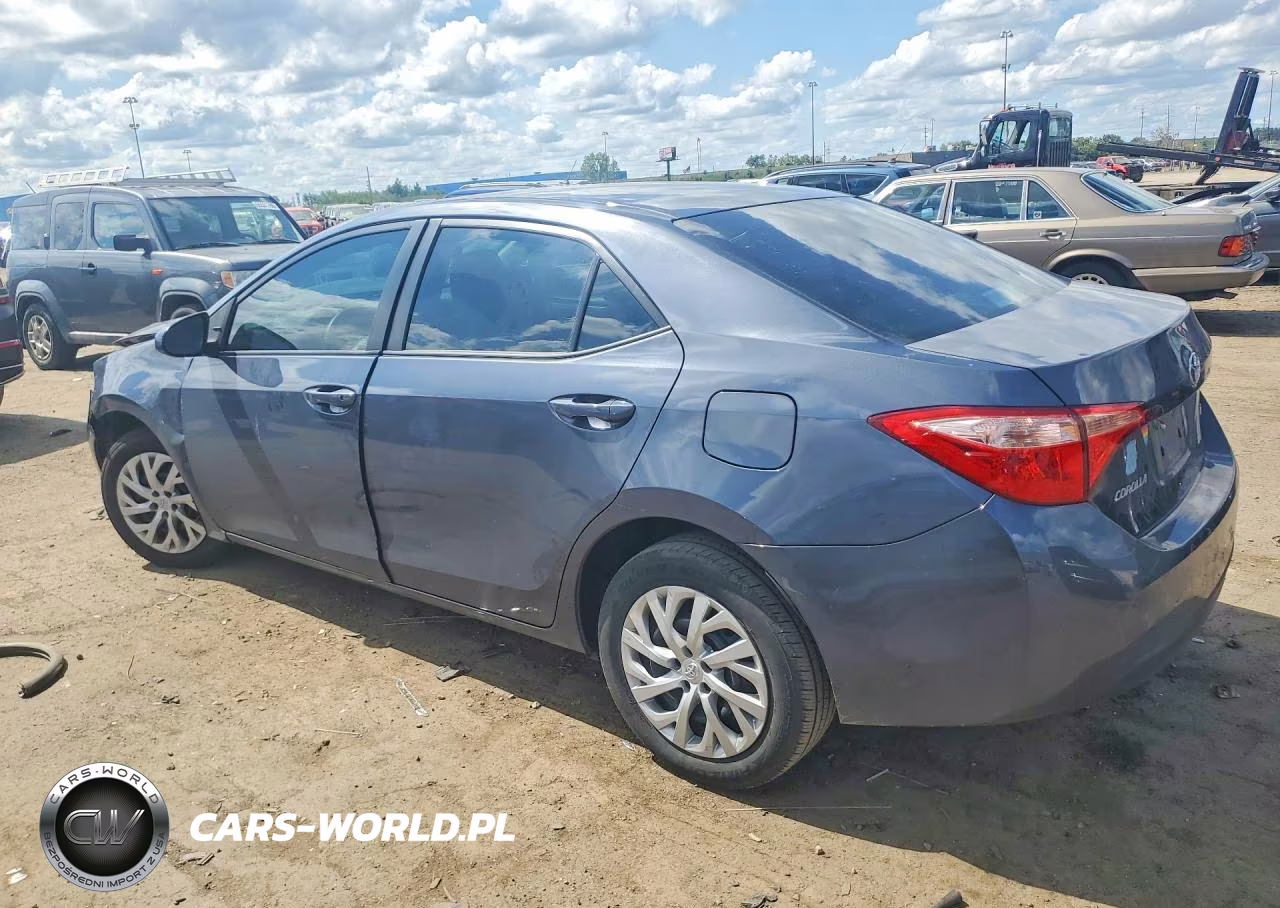 2018 Toyota Corolla Le VIN:5YFBURHE4JP745259 - 2