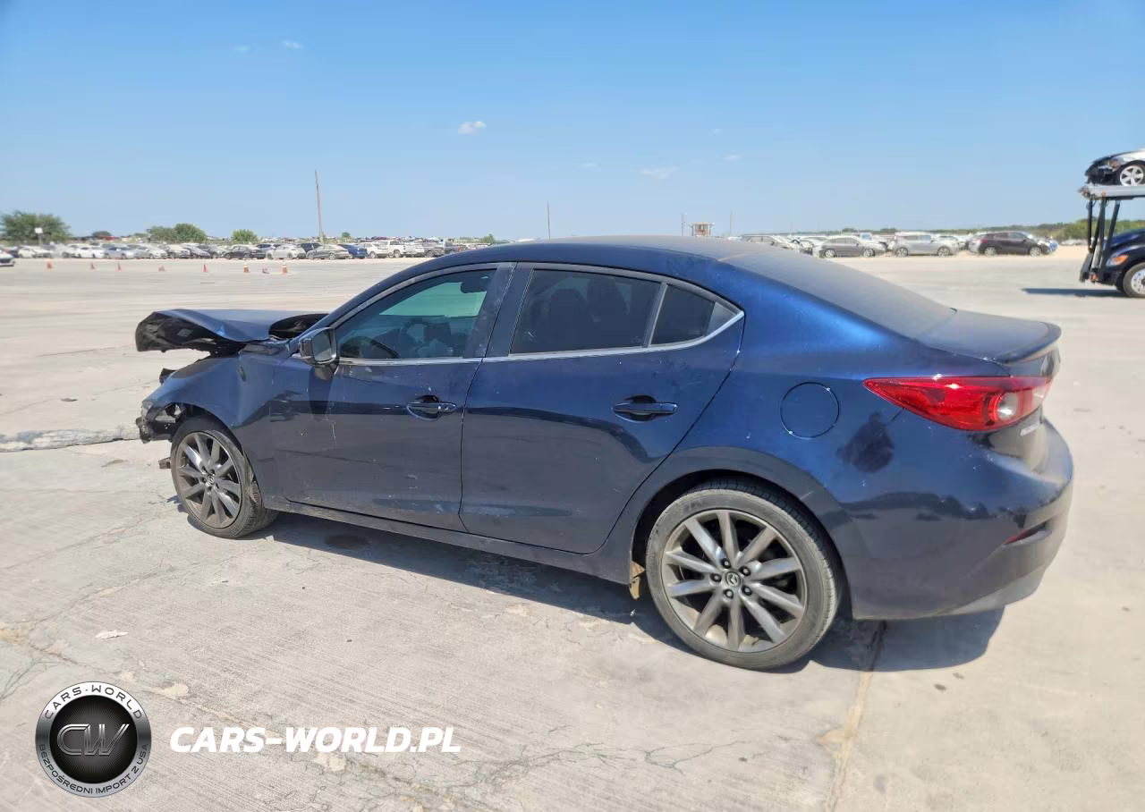 2018 Mazda 3 Touring VIN:3MZBN1V38JM191083 - 2
