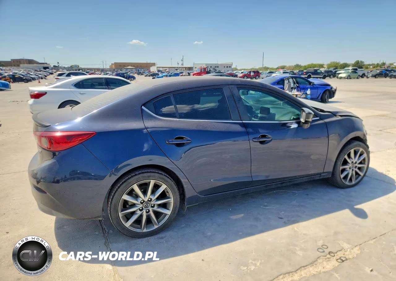 2018 Mazda 3 Touring VIN:3MZBN1V38JM191083 - 3