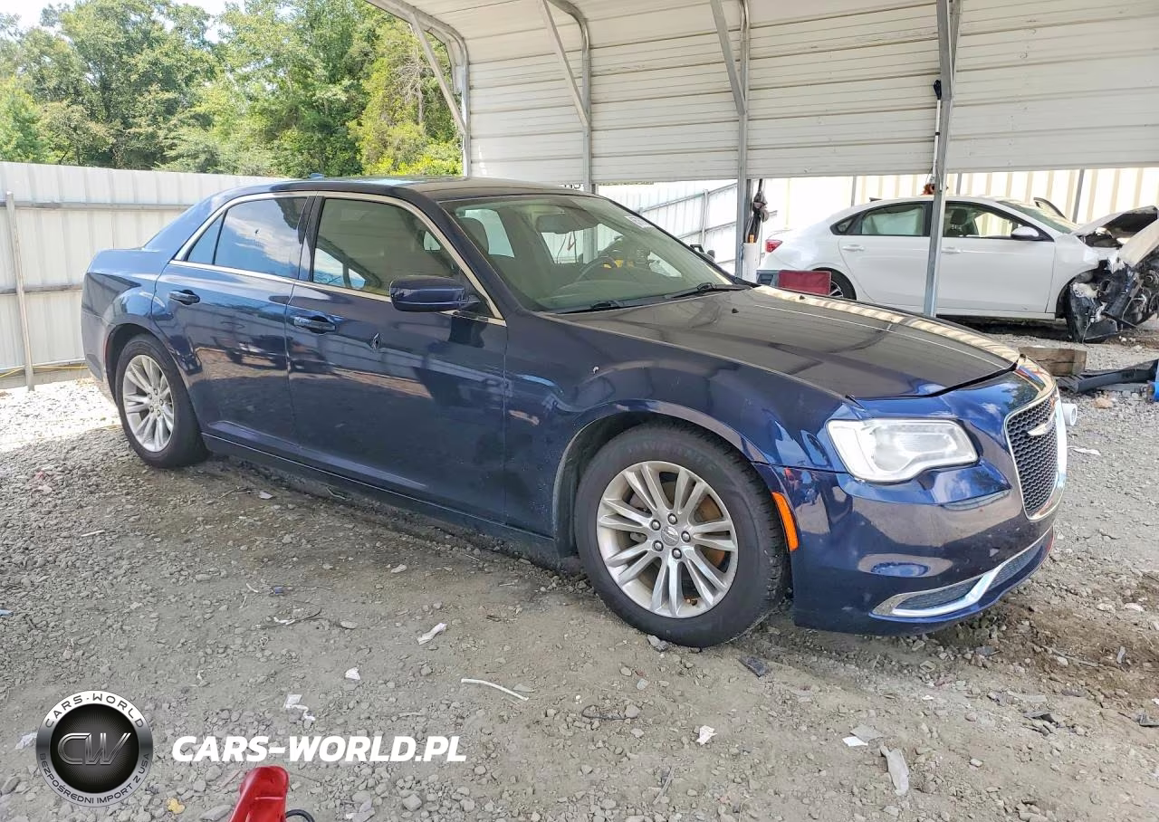 2017 Chrysler 300 Limited VIN:2C3CCAAG9HH538780 - 4