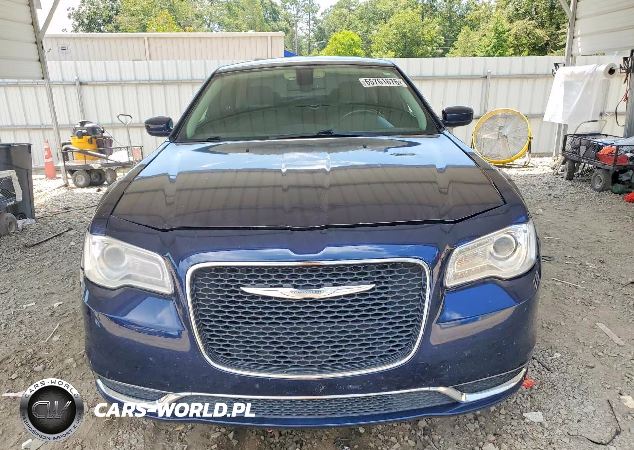 2017 Chrysler 300 Limited VIN:2C3CCAAG9HH538780 - 5
