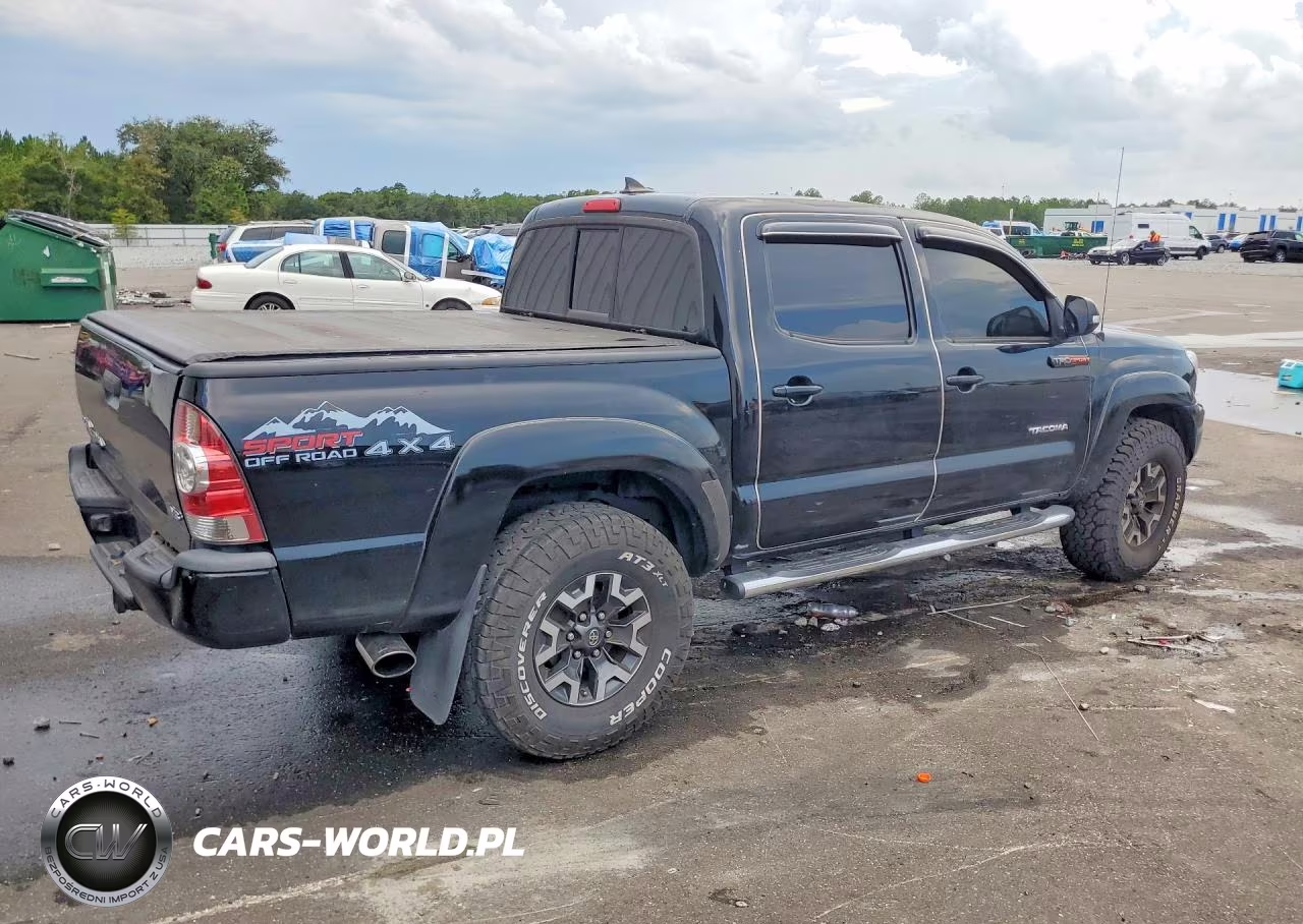 2015 Toyota Tacoma V6 VIN:3TMLU4EN9FM206811 - 3
