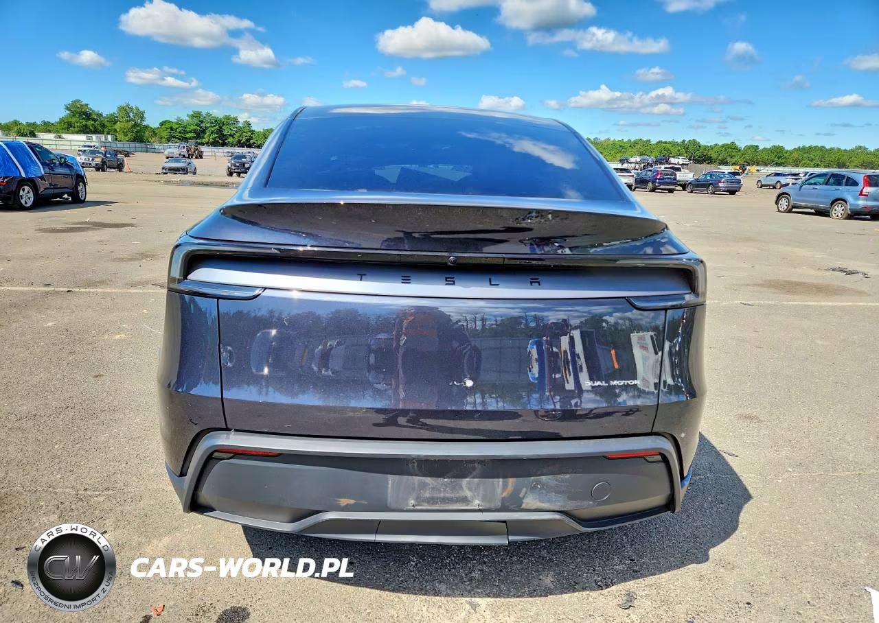 2026 Tesla Model Y VIN:7SAYGDEE1TF565943 - 6