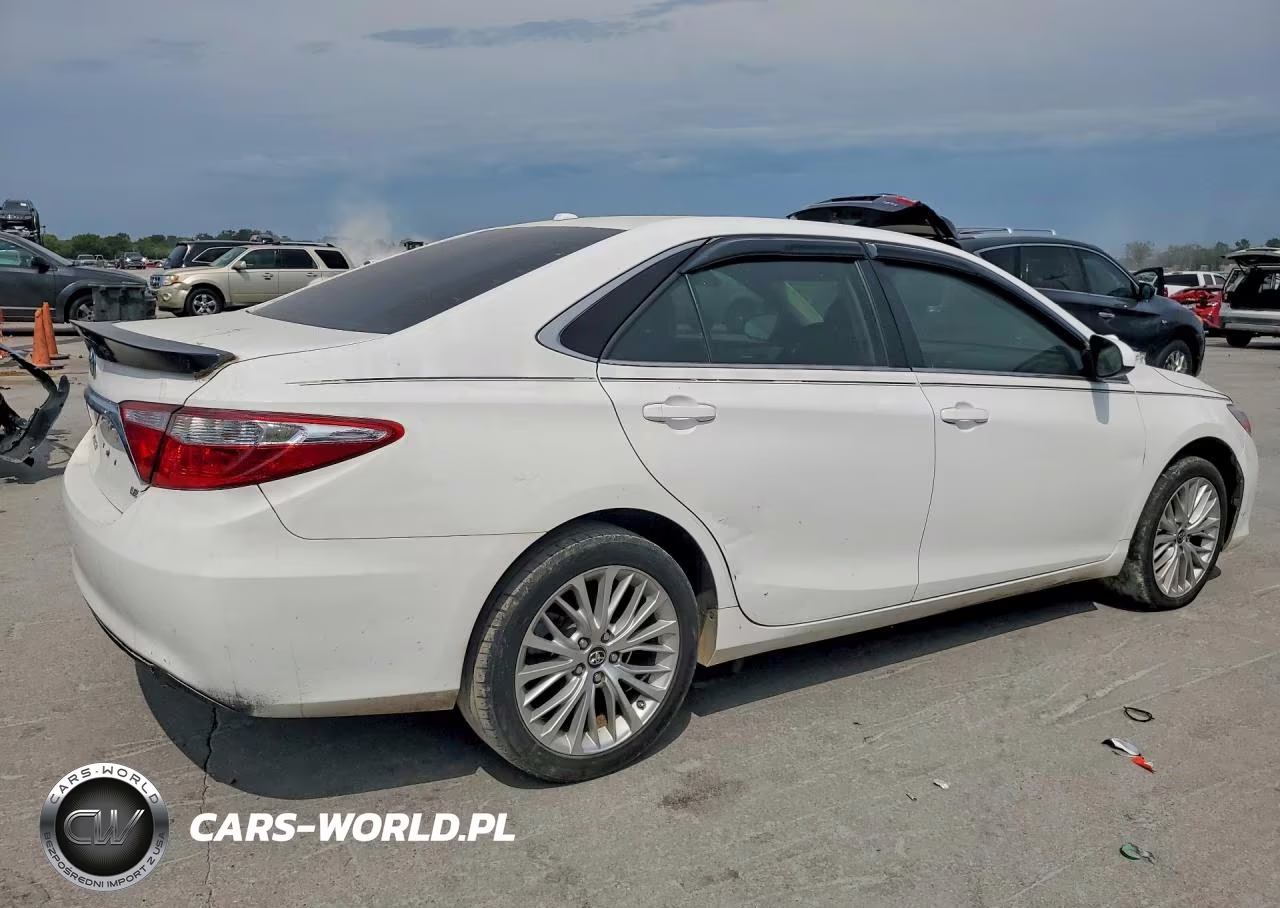 2015 Toyota Camry Le VIN:4T1BF1FK8FU886927 - 3