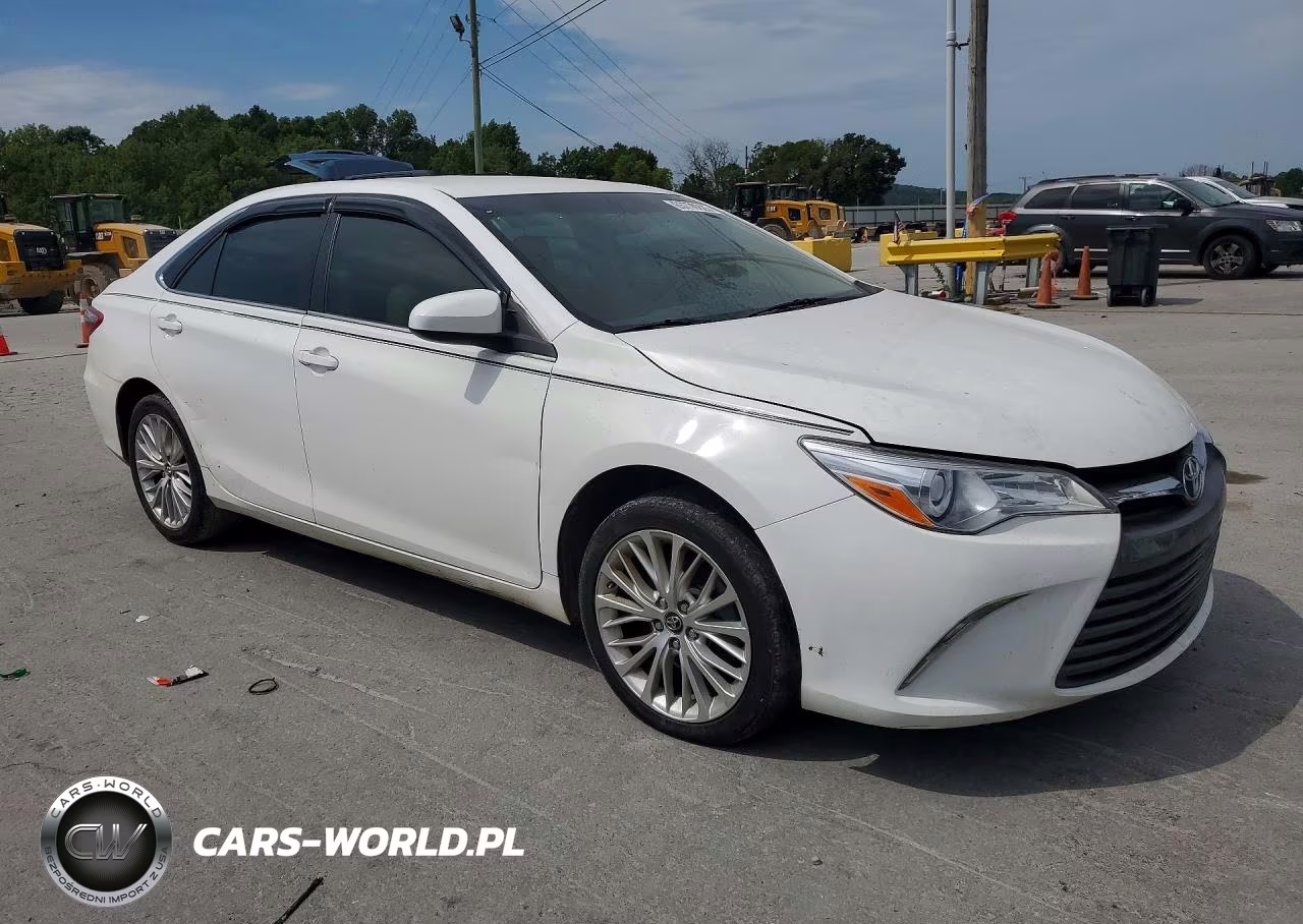 2015 Toyota Camry Le VIN:4T1BF1FK8FU886927 - 4