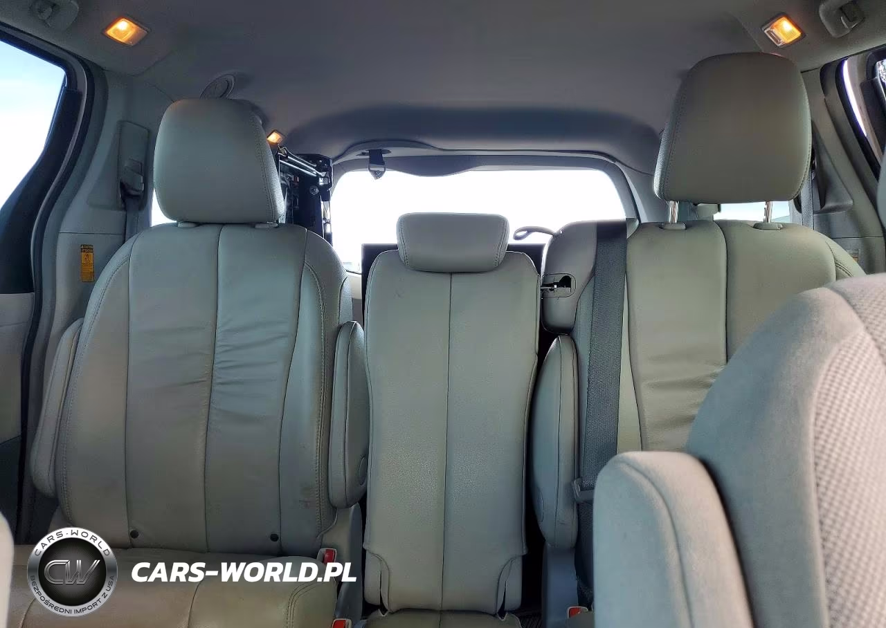 2014 Toyota Sienna VIN:5TDZK3DCXES490474 - 10