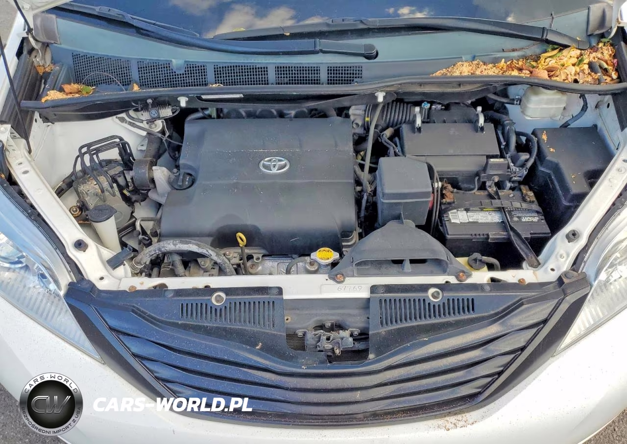 2014 Toyota Sienna VIN:5TDZK3DCXES490474 - 12