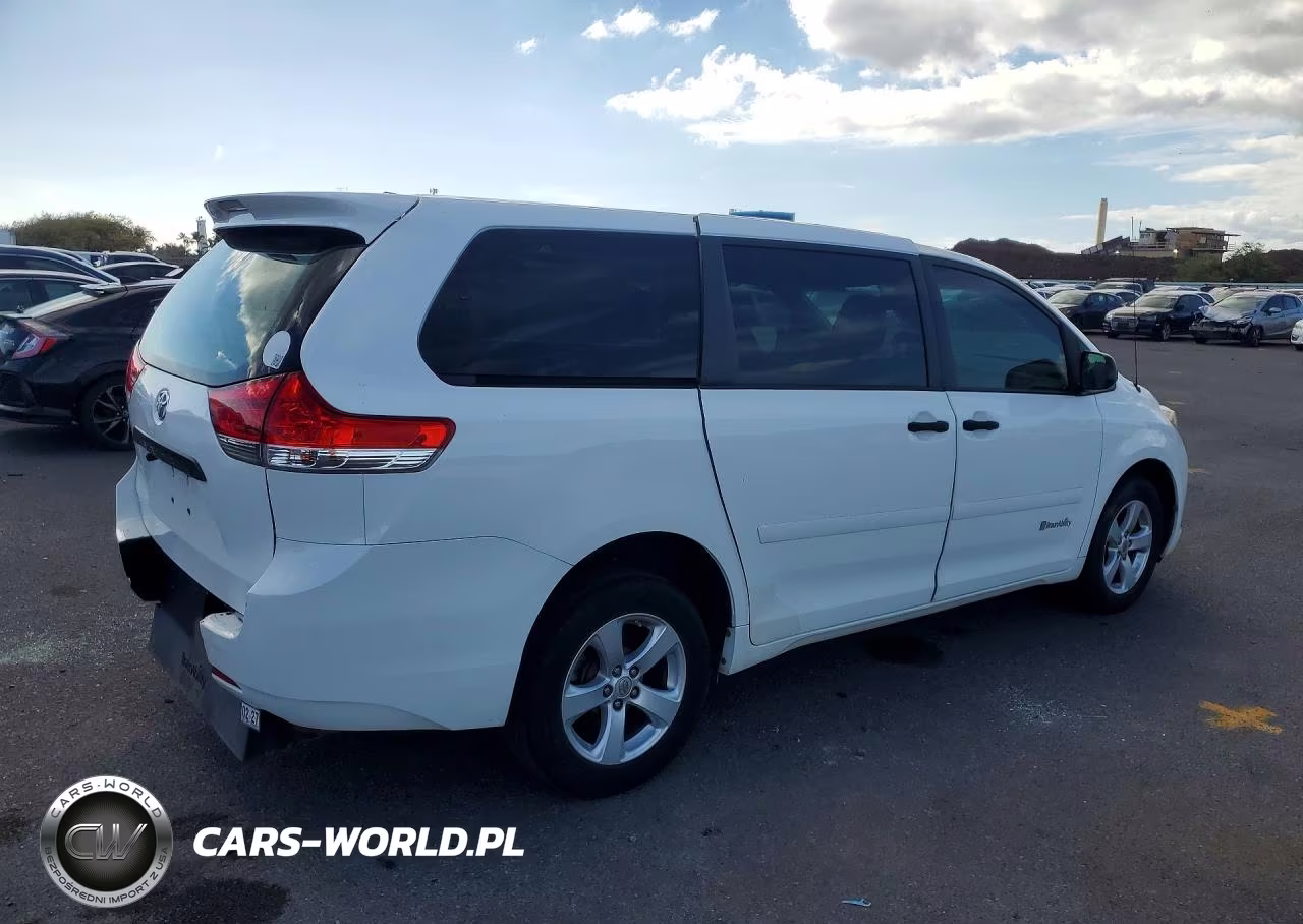 2014 Toyota Sienna VIN:5TDZK3DCXES490474 - 3