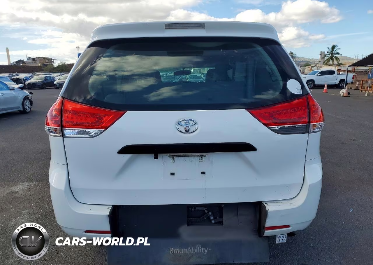 2014 Toyota Sienna VIN:5TDZK3DCXES490474 - 6