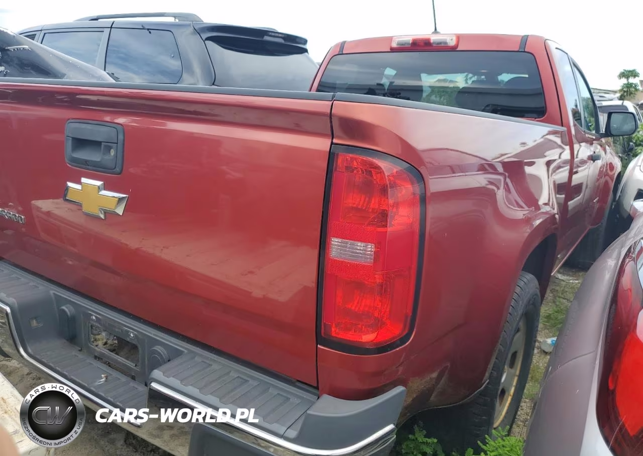 2015 Chevrolet Colorado VIN:1GCHSAEA4F1231118 - 3