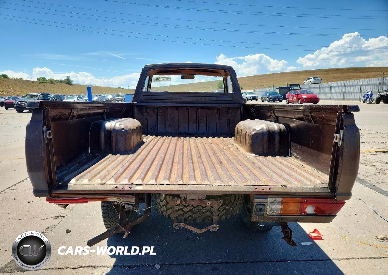 1982 Datsun 720 VIN:JN6MD02YXCW102624 - 6