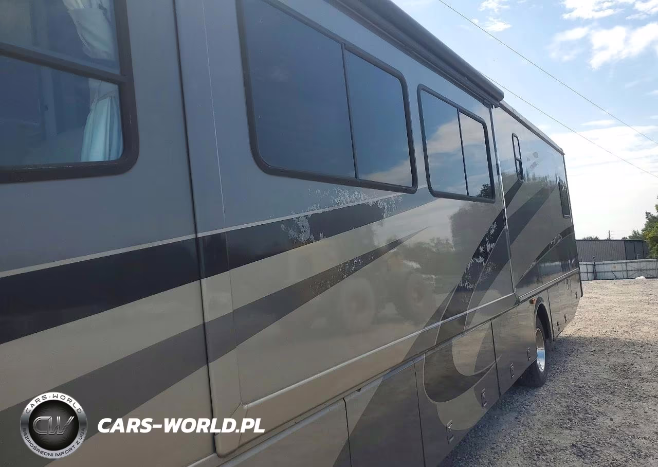 FOUR WINDSPORT VIN:1F6NF53SX40A04046 - 9
