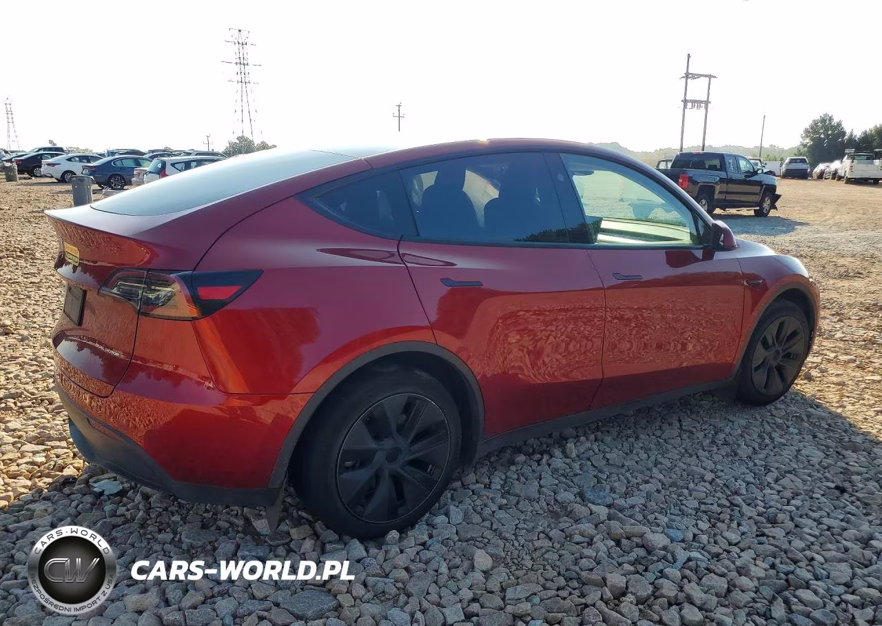 2025 Tesla Model Y VIN:7SAYGAEE4SF218085 - 3