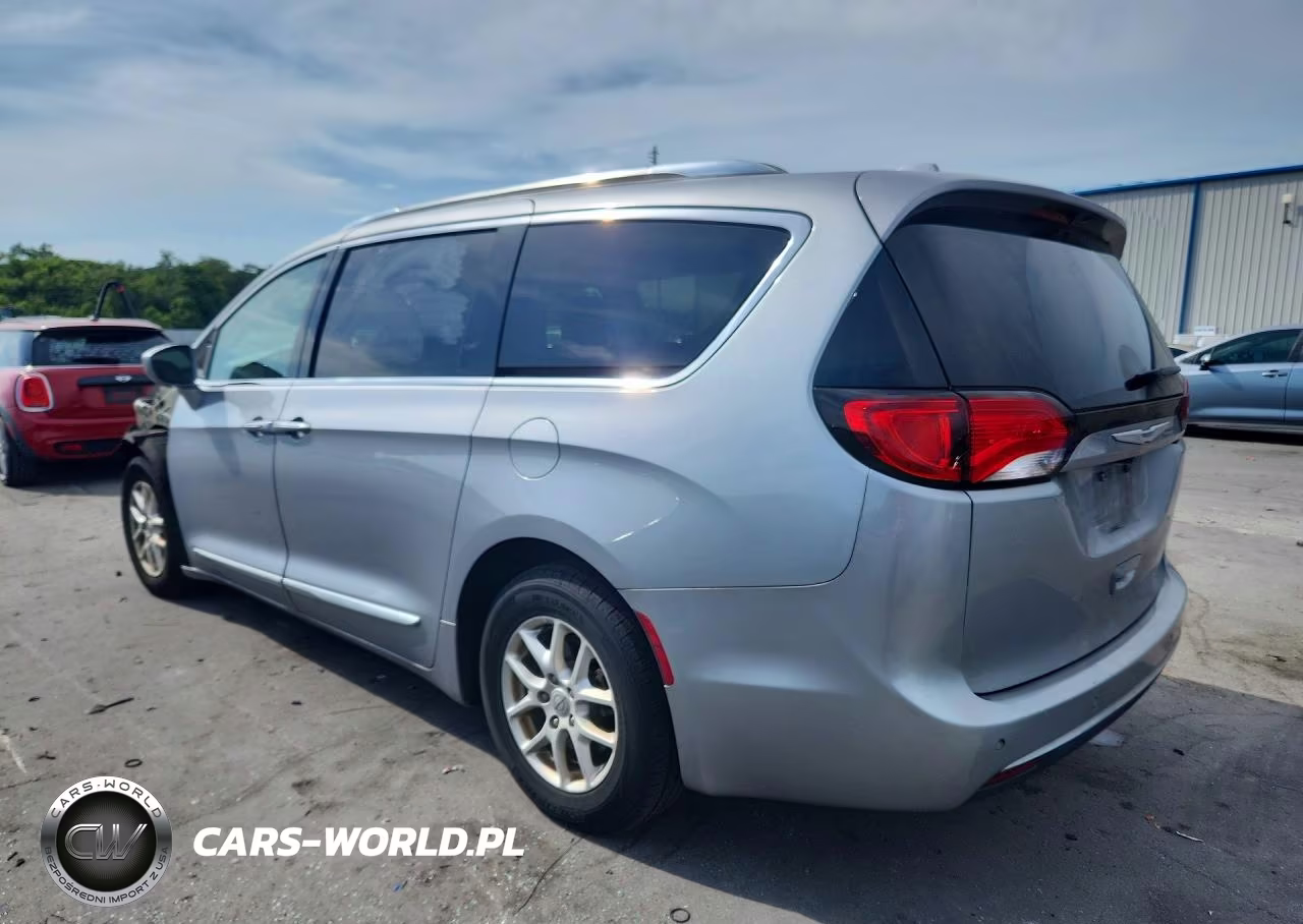 2020 Chrysler Pacifica Touring L VIN:2C4RC1BGXLR283550 - 2
