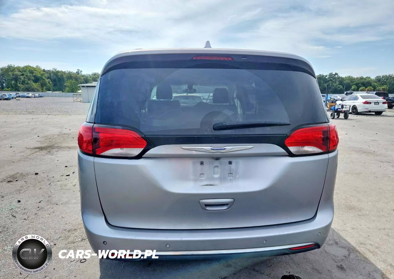 2020 Chrysler Pacifica Touring L VIN:2C4RC1BGXLR283550 - 6
