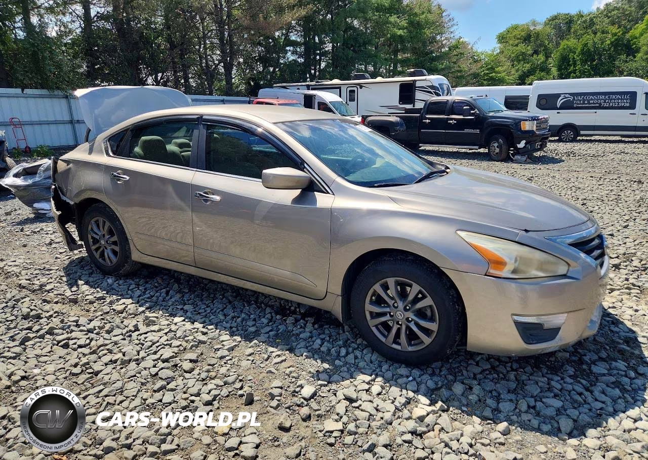 2015 Nissan Altima 2.5 S VIN:1N4AL3AP1FC282347 - 4