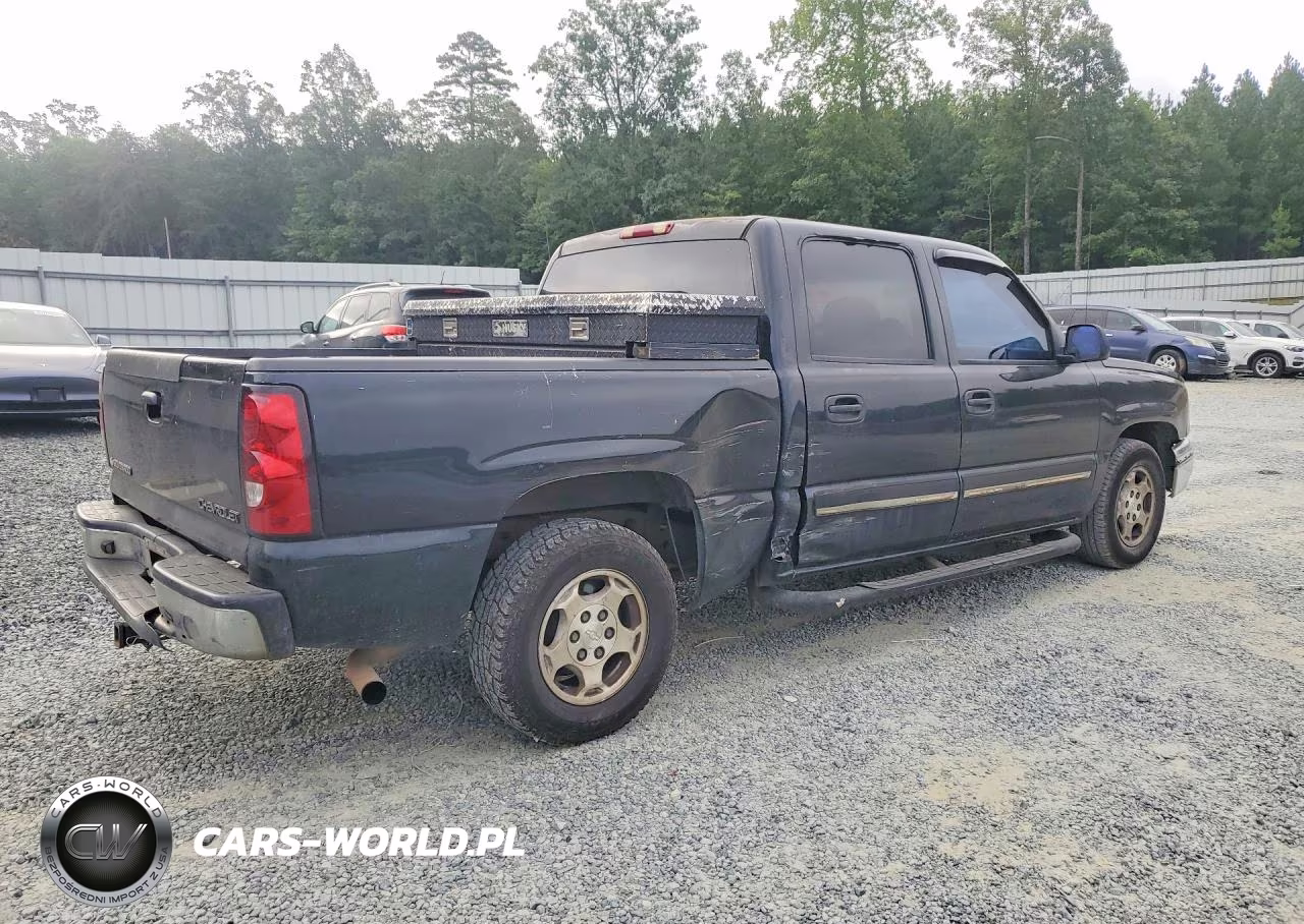 2004 Chevrolet Silverado C1500 VIN:2GCEC13TX41413322 - 3