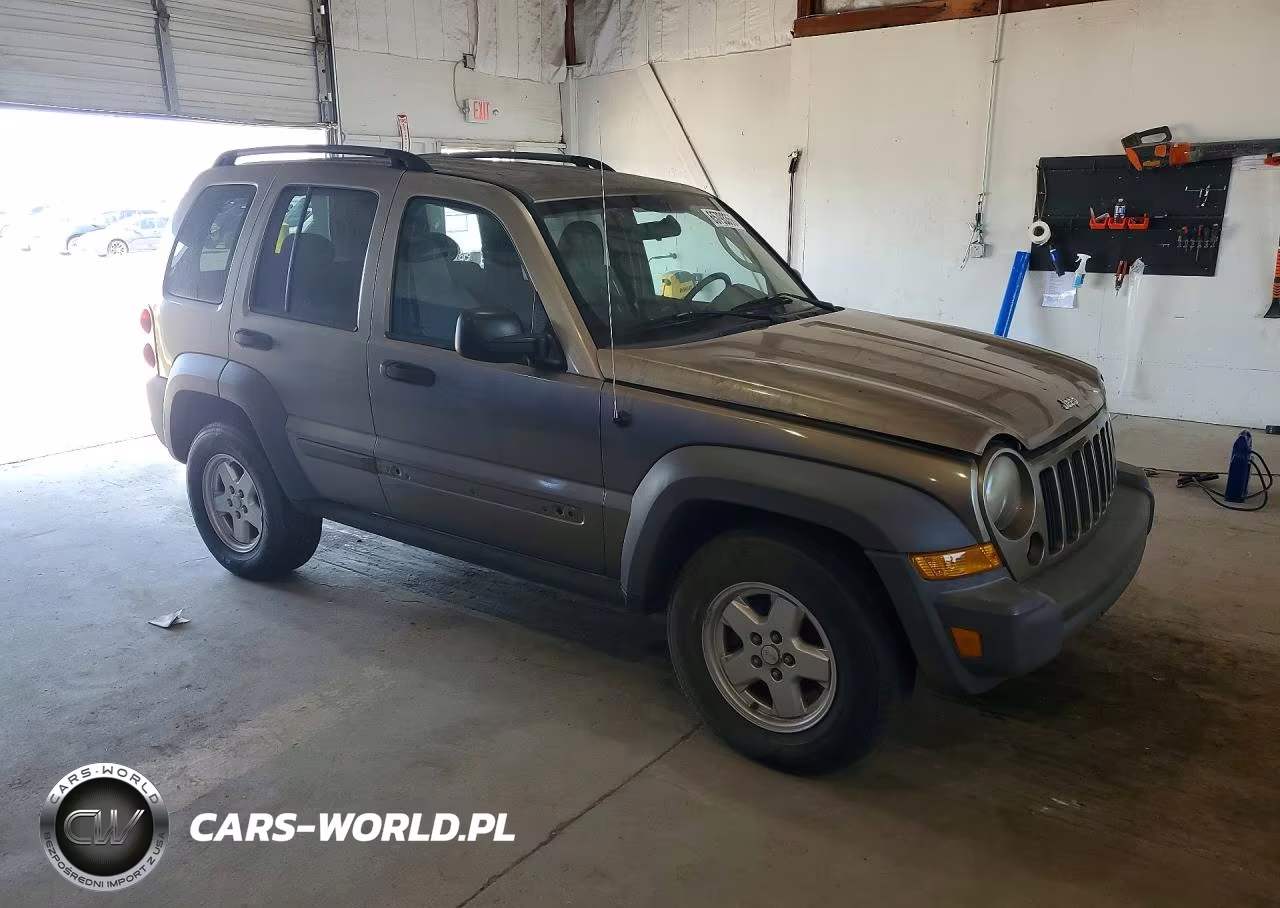 2007 Jeep Liberty Sport VIN:1J4GL48K17W524715 - 4