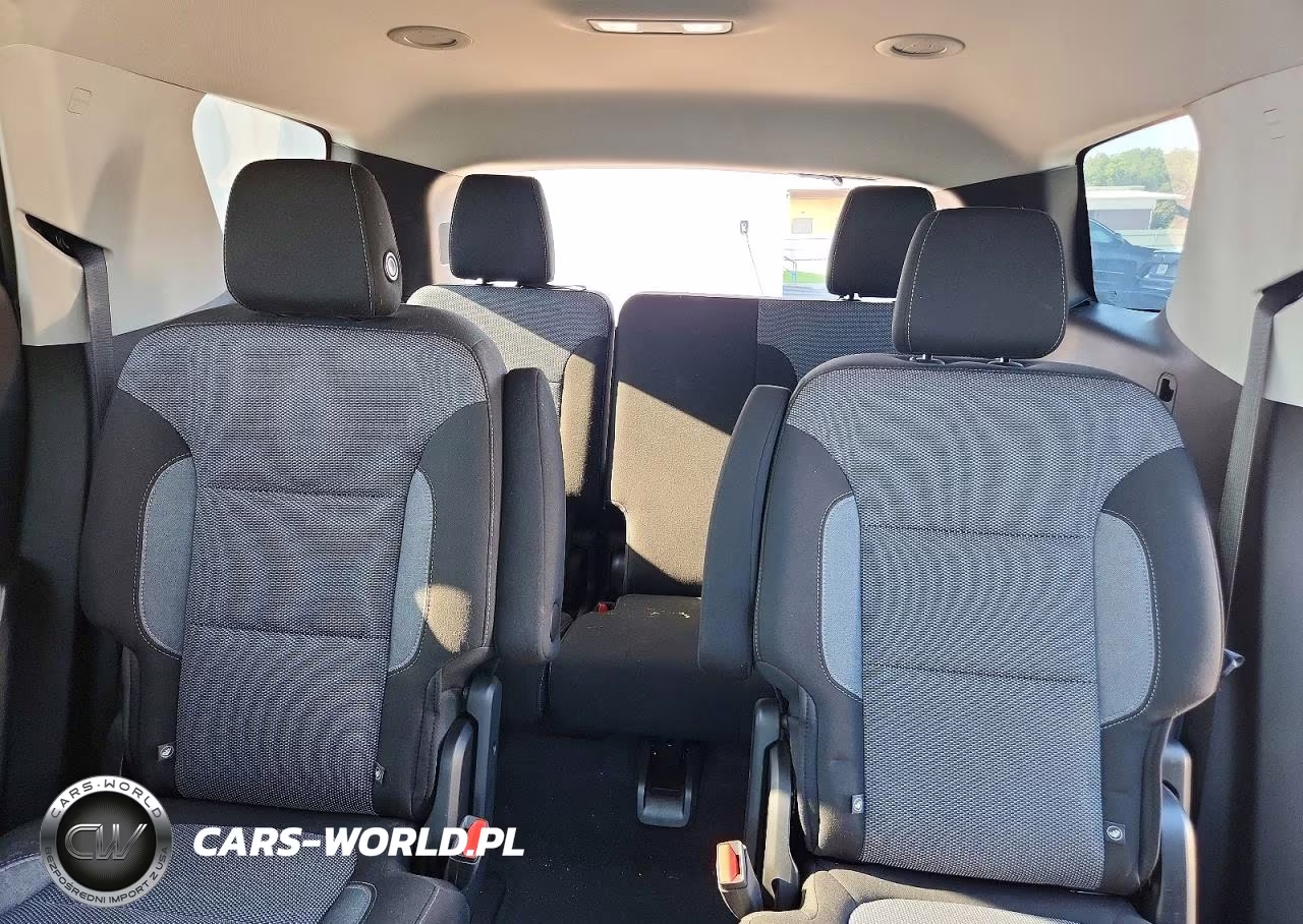 2018 Chevrolet Traverse Lt VIN:1GNERGKW4JJ205880 - 10