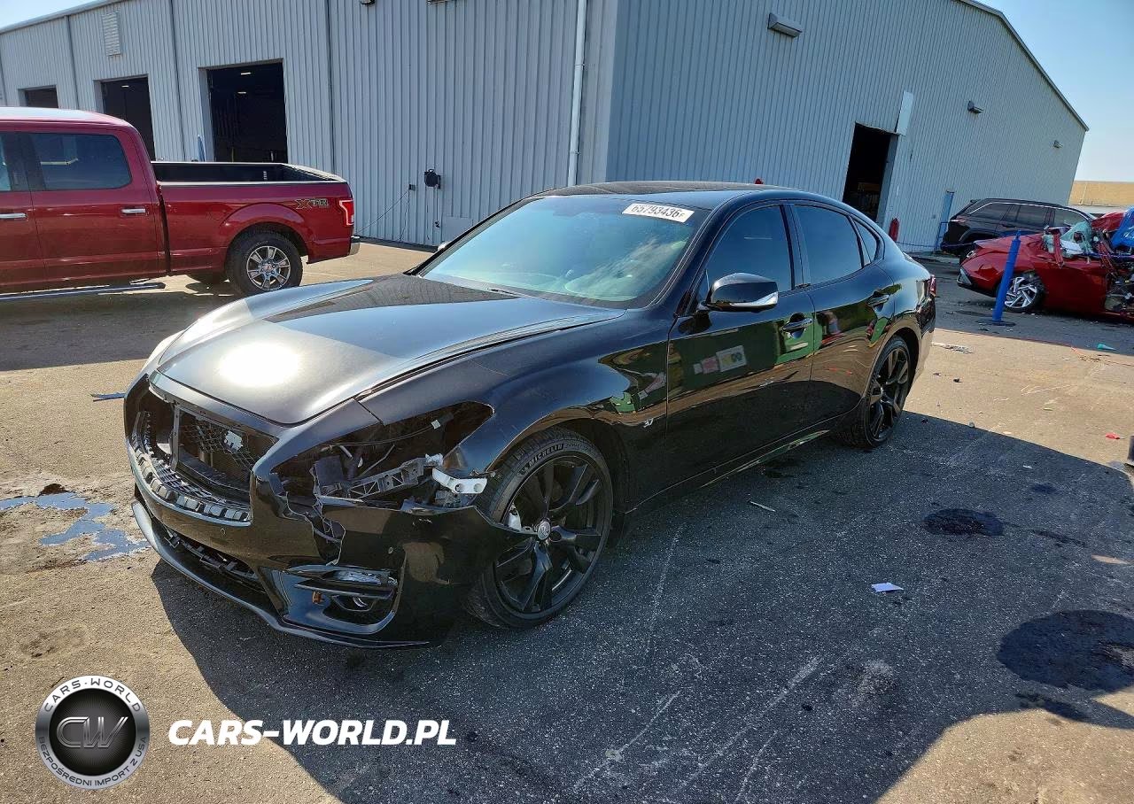 2016 Infiniti Q70 3.7