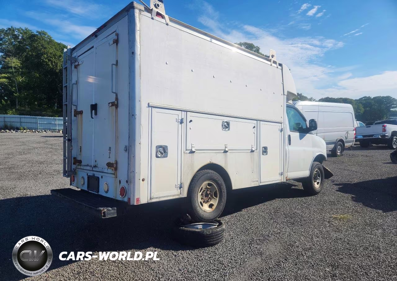 2008 Chevrolet Express G3500 VIN:1GBHG31K181120514 - 3