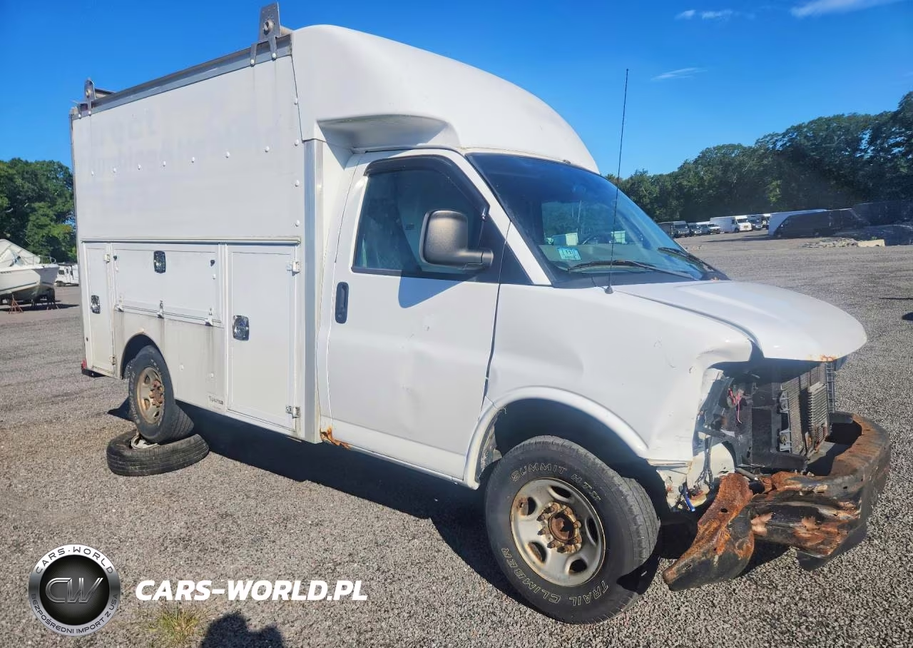 2008 Chevrolet Express G3500 VIN:1GBHG31K181120514 - 4