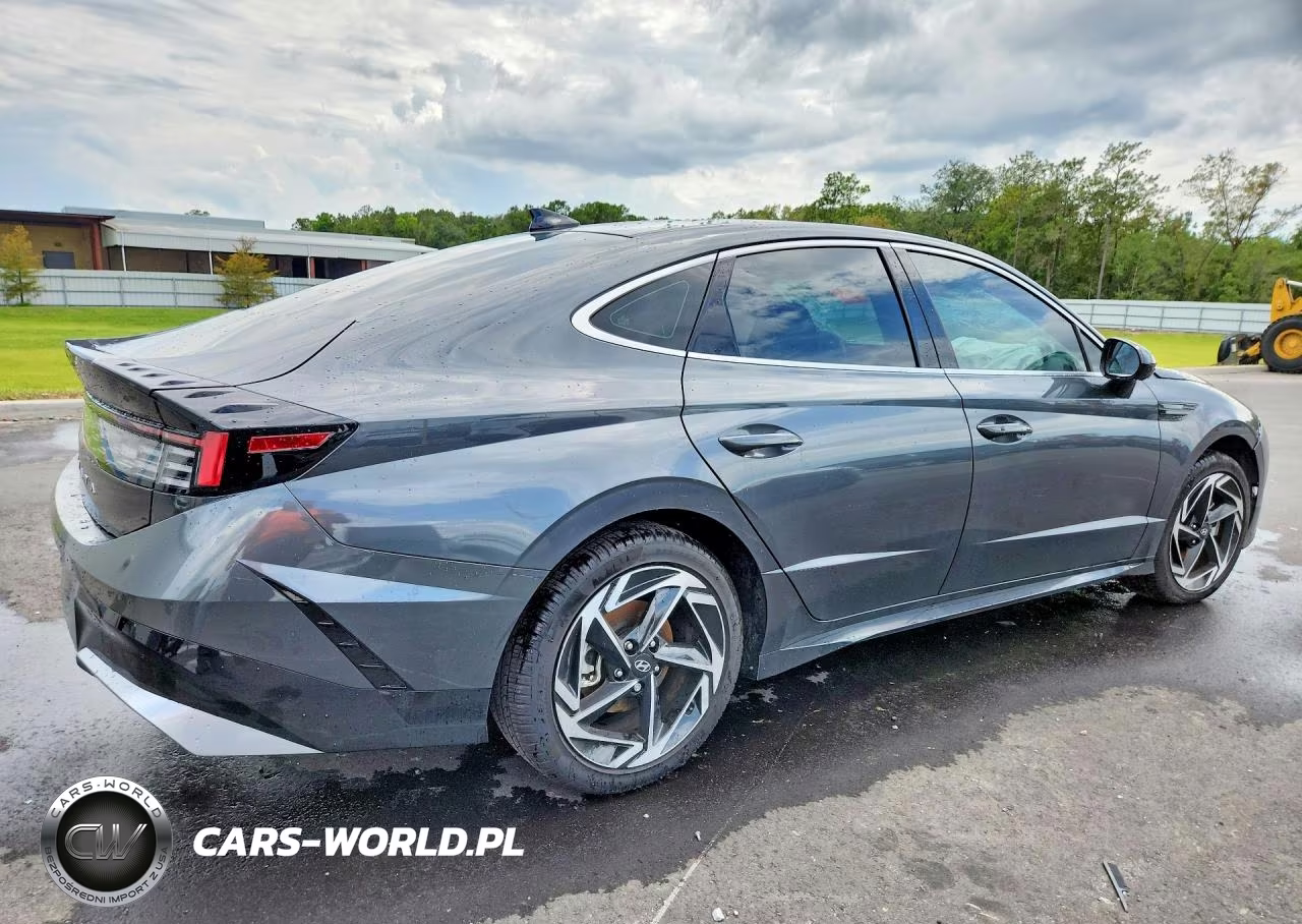 2026 Hyundai Sonata Sel Sport VIN:KMHL64JA3TA572202 - 3
