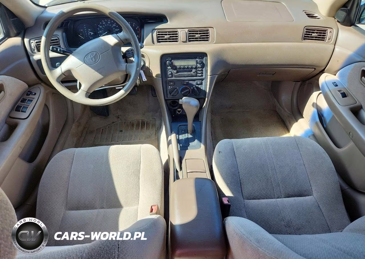 2001 Toyota Camry Le VIN:JT2BG22K510602210 - 8