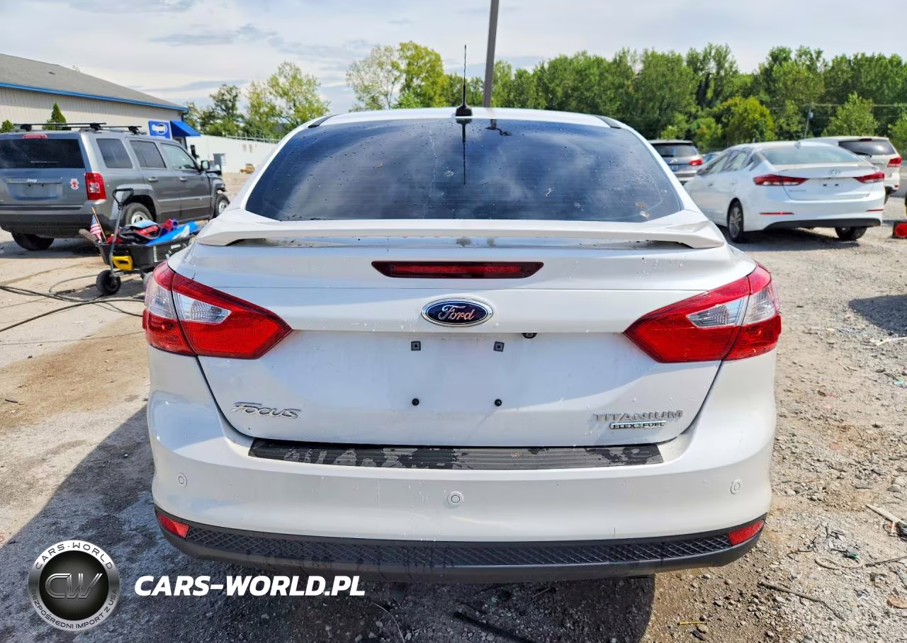 2014 Ford Focus Titanium VIN:1FADP3J2XEL405082 - 6