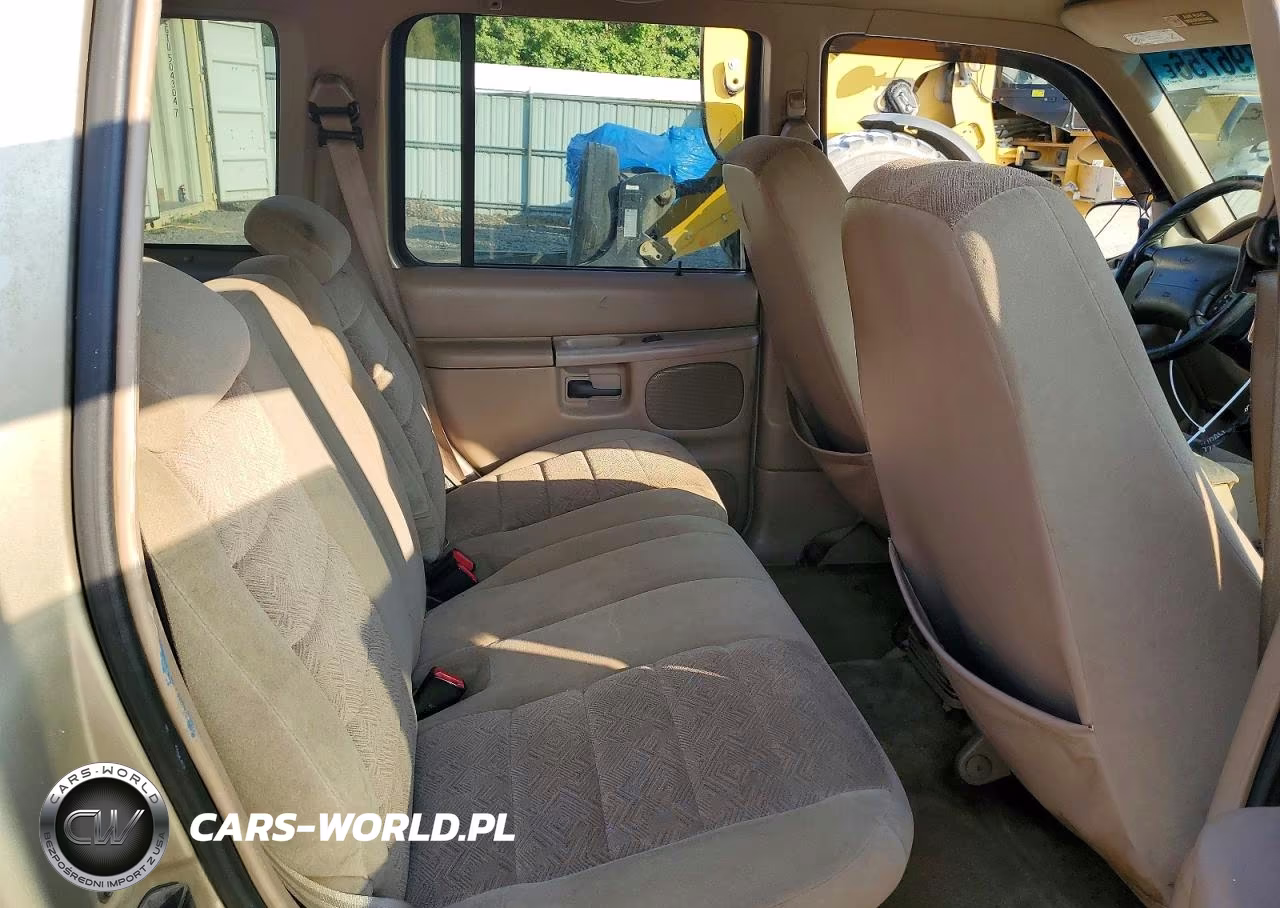 2000 Ford Explorer Xlt VIN:1FMZU63X6YUB44319 - 11