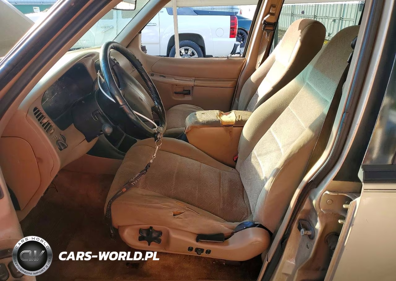 2000 Ford Explorer Xlt VIN:1FMZU63X6YUB44319 - 7