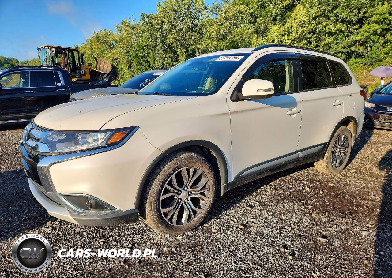2016 Mitsubishi Outlander Se – zdjęcie 1 z 12