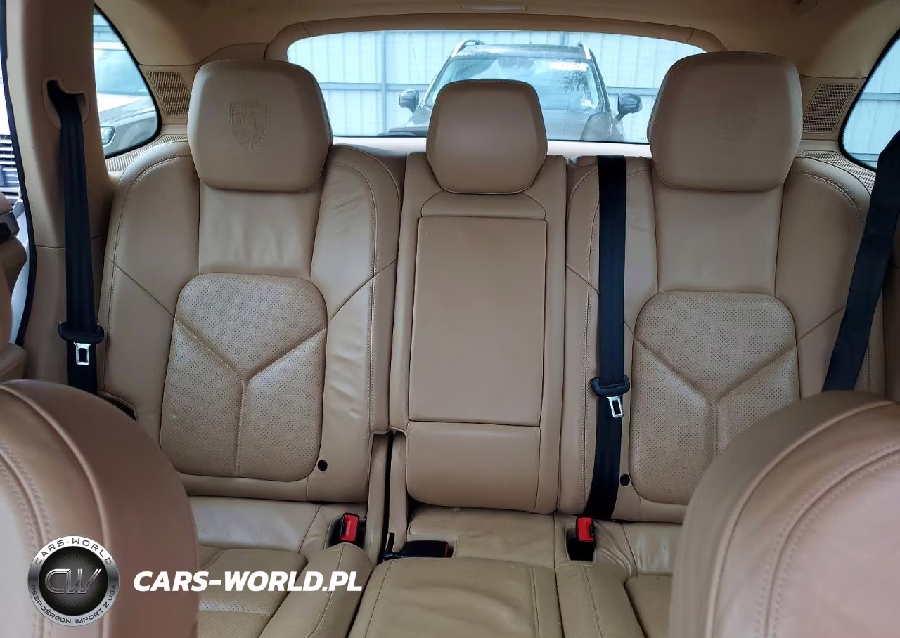 2012 Porsche Cayenne VIN:WP1AA2A20CLA06413 - 10