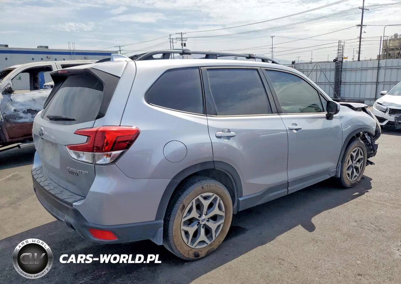 2022 Subaru Forester Premium VIN:JF2SKAEC6NH459619 - 3