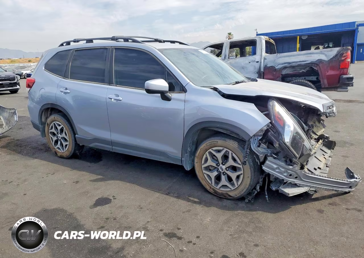 2022 Subaru Forester Premium VIN:JF2SKAEC6NH459619 - 4