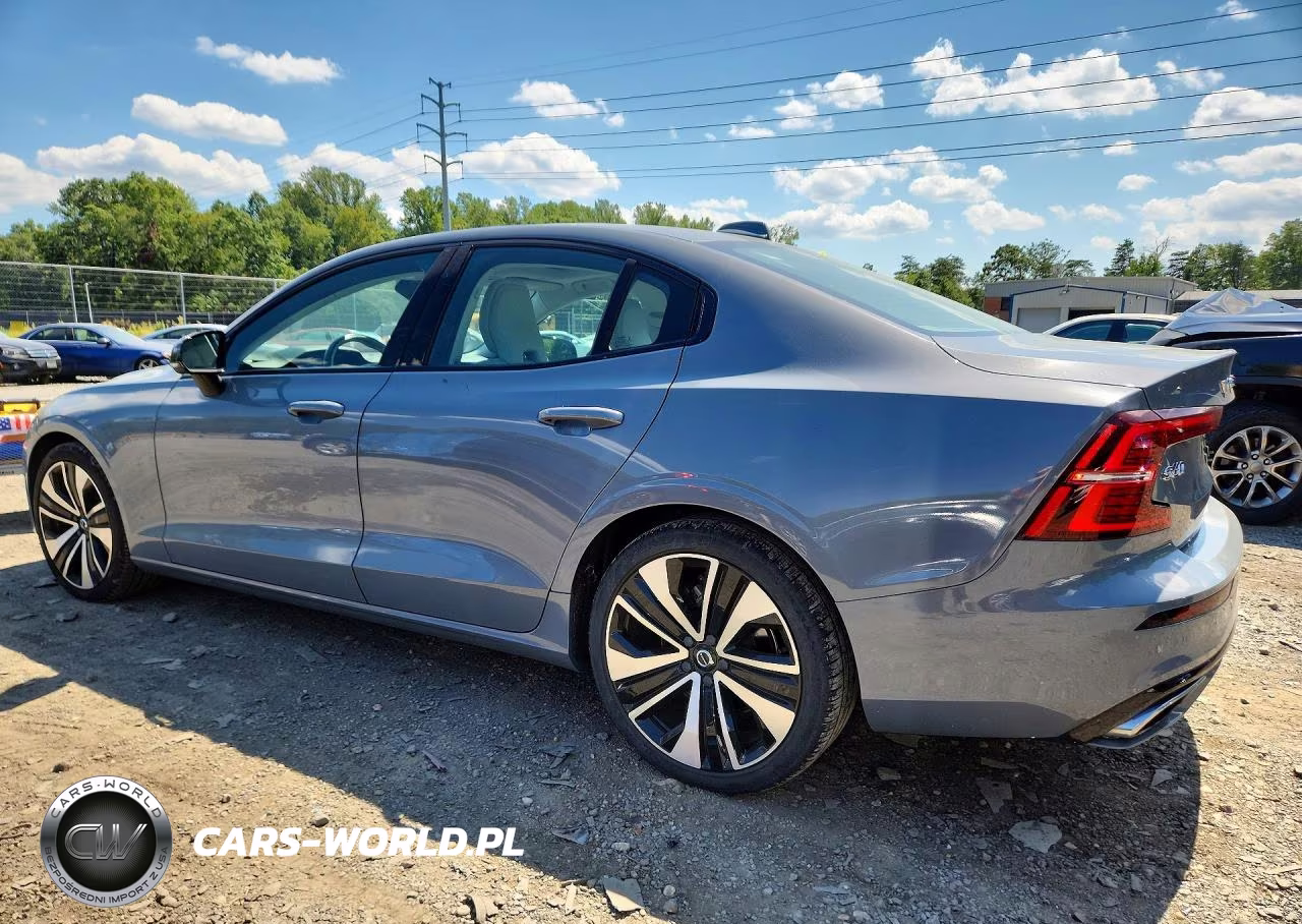 2022 Volvo S60 B5 Momentum VIN:7JRL12TZ1NG165216 - 2