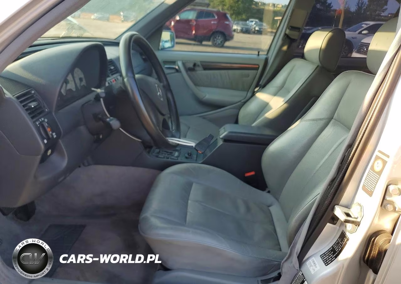 2000 Mercedes-Benz C 230 VIN:WDBHA24G8YA861093 - 7