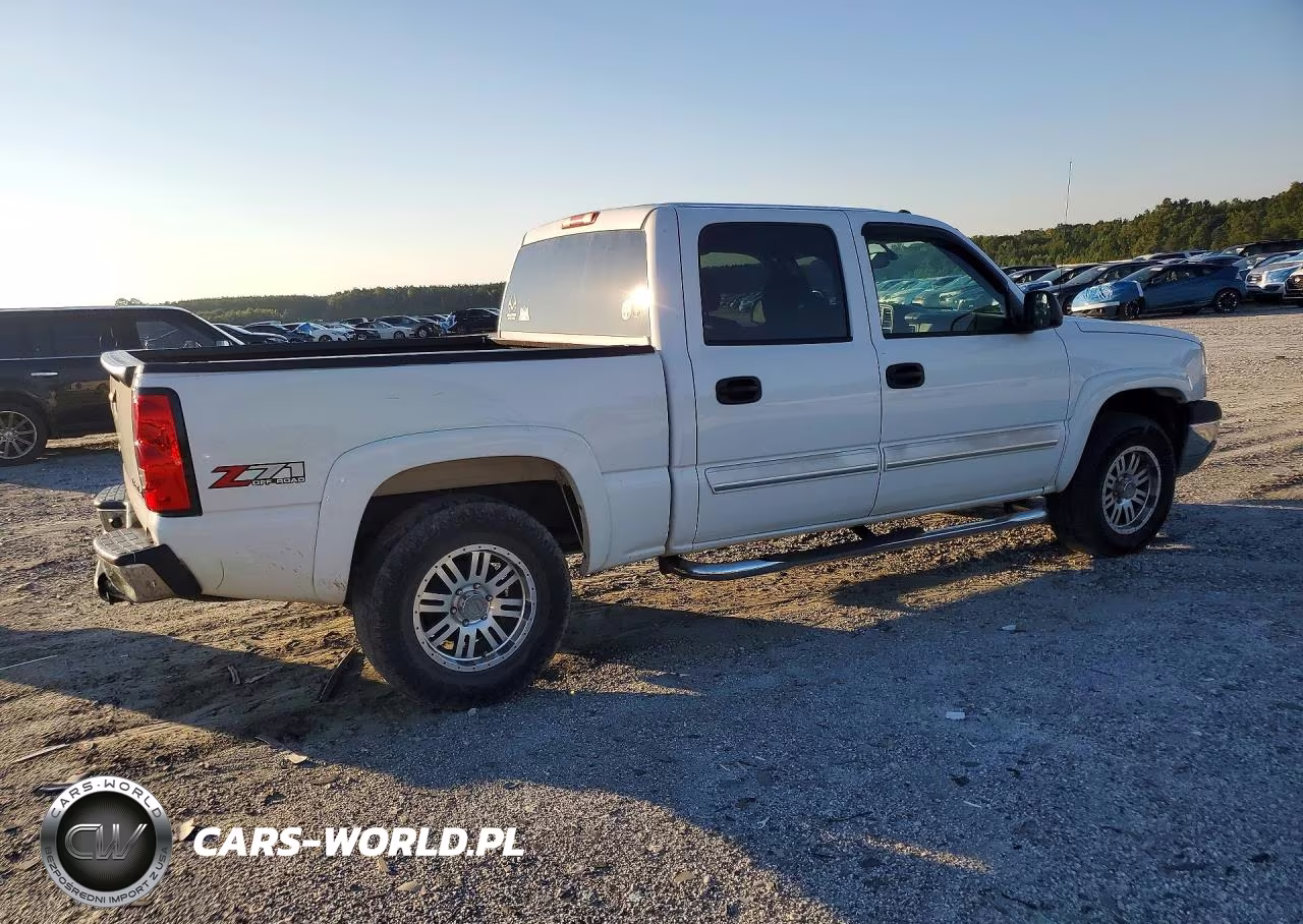 2005 Chevrolet Silverado K1500 VIN:2GCEK13T951184166 - 3